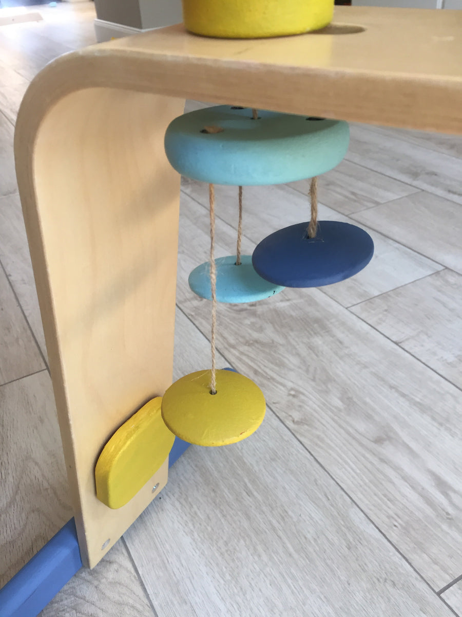 Liste bébé Marra/ Portique d'éveil en bois personnalisé