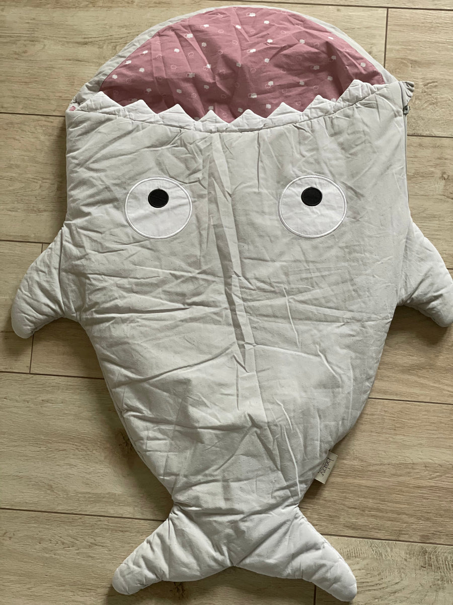 Baby Bites - Gigoteuse requin gris/vieux rose