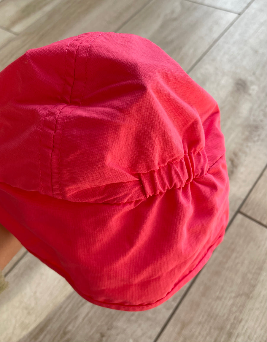 Casquette rouge taille 6-12 mois