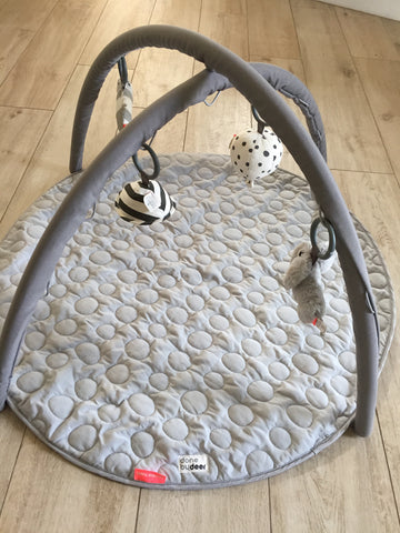 Done by Deer - Tapis de jeu gris